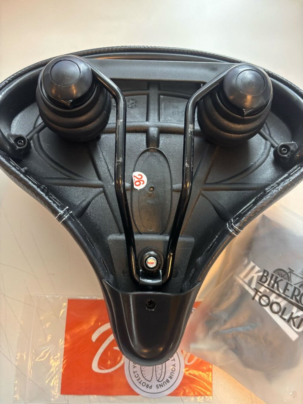 Bikeroo Wide Cruiser Saddle - Picture 2 of 2